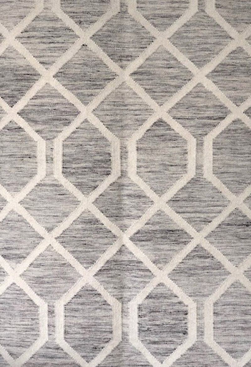 grey patterned rug