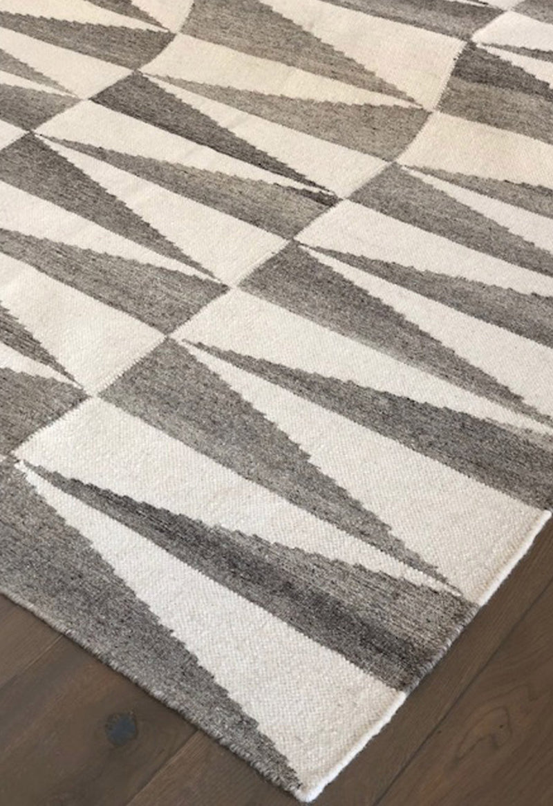 contemporary grey geometric rug